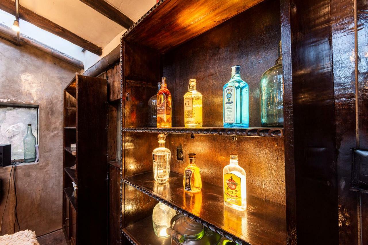 Hostal Wolf Totem Steam Punk